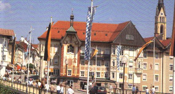 Blick von der Isarbr�cke in Richtung Marktstra�e!