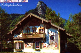 Oberammergau / Oberbayern. Obb. L�ftimalerei am Rotk�ppchenhaus gegen Kofel, 1341 m.
